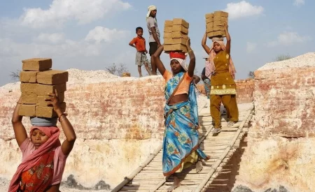 Casual Labourers In Bro Projects To Be Covered Under Term Insurance Www.thehindi.in