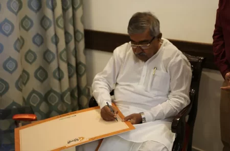 Vinod Narayan Jha Thehindi